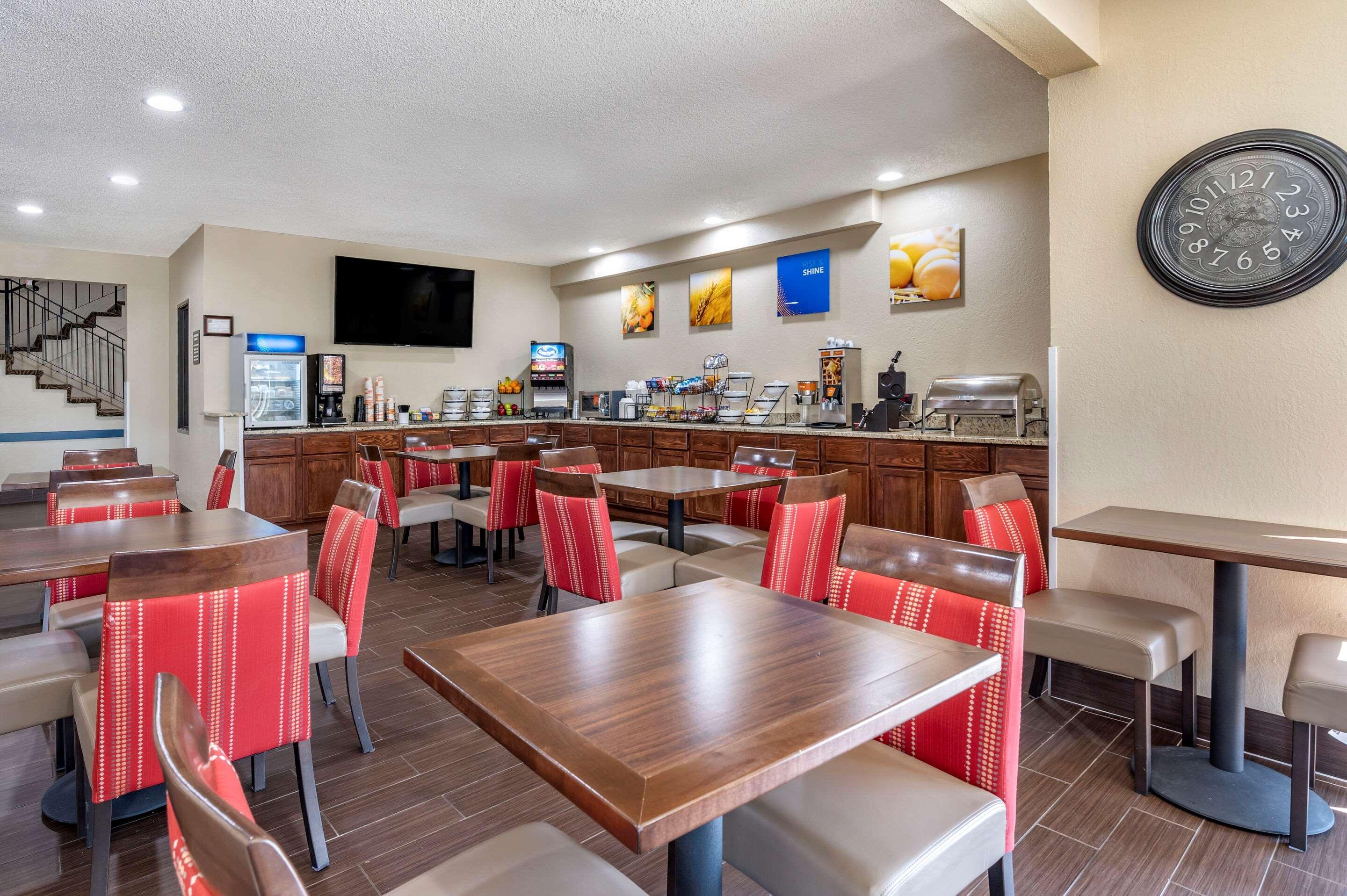 Comfort Inn Near Kokomo Speedway Екстериор снимка